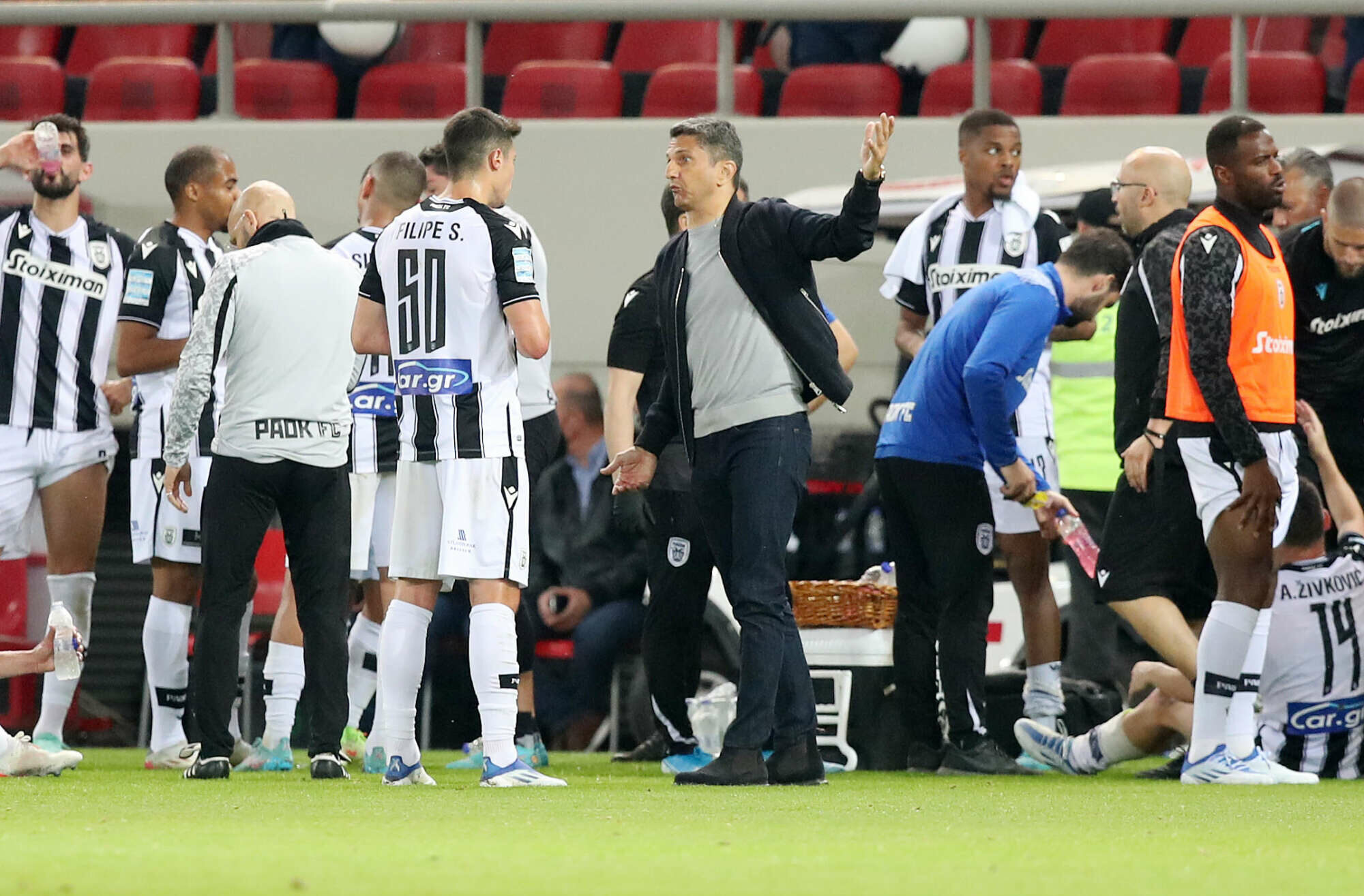 Ραζβάν Λουτσέσκου, ένας… μετρ του man management