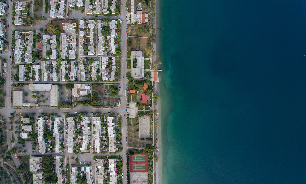 Εξυπνη πόλη σημαίνει… Ασπρα (έξυπνα) Σπίτια
