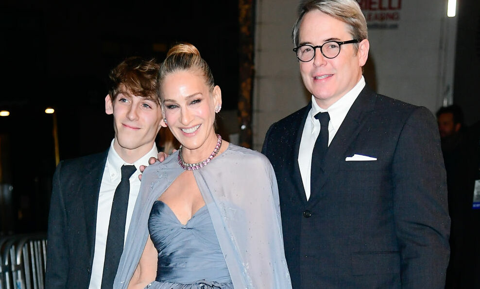 Σε δημοπρασία για την Ουκρανία πουλήθηκε φόρεμα της Σάρα Τζέσικα Πάρκερ