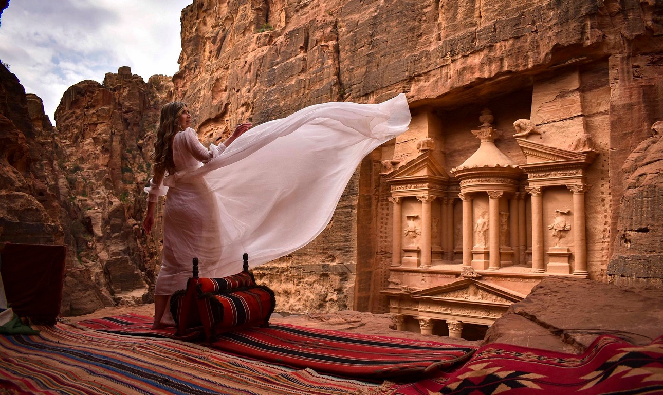 Μάρω Κουρή: «Μικρές Πατρίδες»