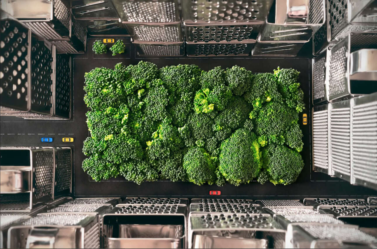 Μία πολύ ευφάνταστη εικόνα από την σειρά «Foodtopia», στην οποία ενα μικροσκοπικό σύμπαν δημιουργείται με διαφορετικά είδη τροφίμων και κουζινικών