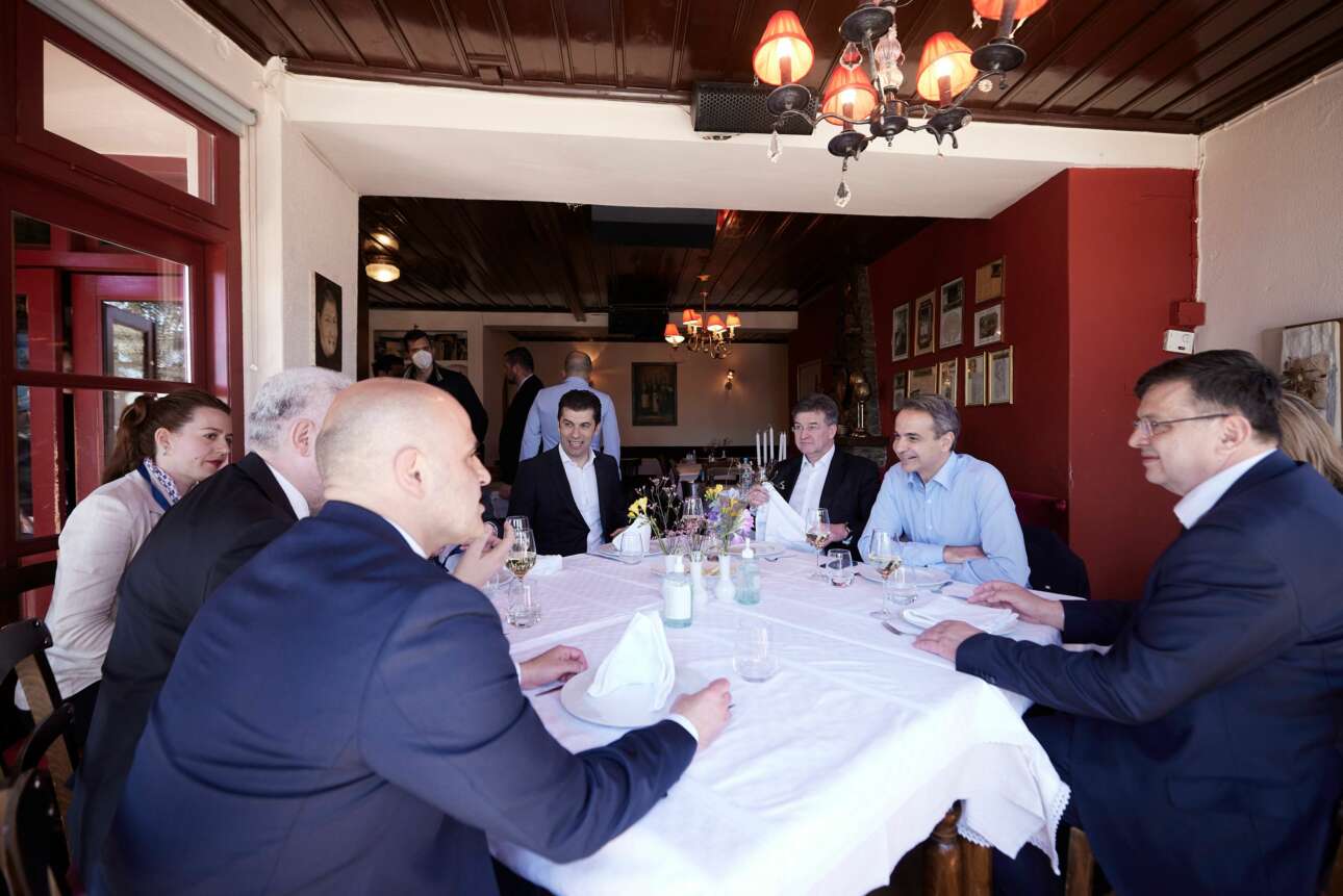 Γεύμα εργασίας Μητσοτάκη στους Δελφούς με ηγέτες των Βαλκανίων