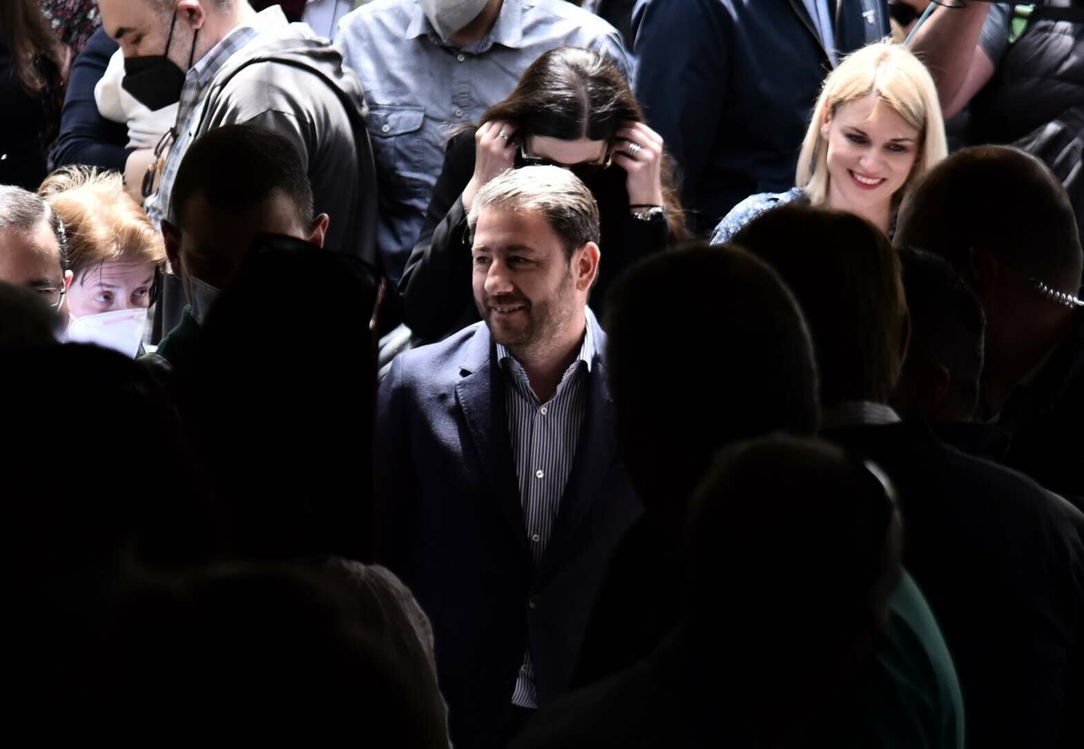 ΚΙΝΑΛ: Αγγιξαν τους 150.000 οι ψηφοφόροι που πήγαν στις κάλπες