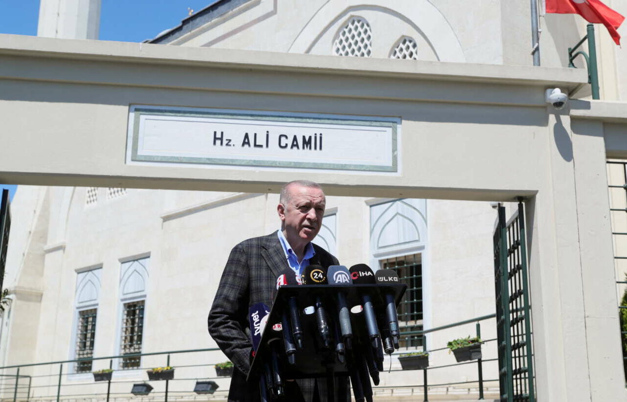 Ο Ερντογάν συνεχίζει τα παζάρια: «10 όροι» για να δεχτεί Φινλανδία και Σουηδία στο NATO