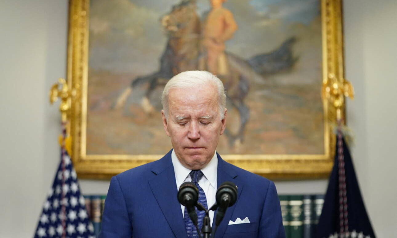 Μπάιντεν: Πότε επιτέλους θα ορθώσουμε το ανάστημά μας στο λόμπι των όπλων;