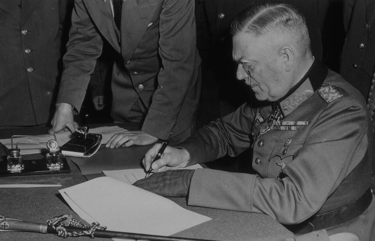 Β’ Παγκόσμιος Πόλεμος: Ενας ο εχθρός, δύο όμως οι ημερομηνίες της ήττας του