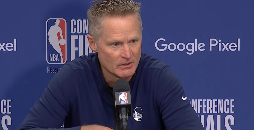 Η οργή του Στιβ Κερ για τους γερουσιαστές που στηρίζουν την οπλοκατοχή