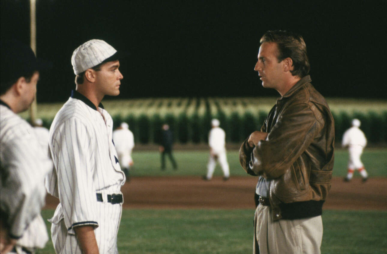 Ως παίκτης του μπέιζμπολ στην ταινία «Ο ξυπόλητος Τζο» («The Field of Dreams») με πρωταγωνιστή τον Κέβιν Κόστνερ, το 1989