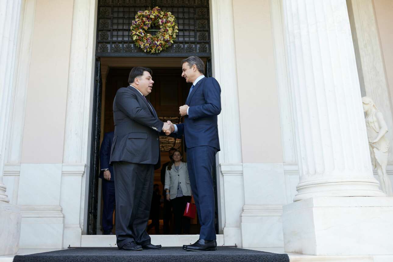 Πρώτη συνάντηση του νέου αμερικανού πρεσβευτή Τζορτζ Τσούνη με τον Πρωθυπουργό