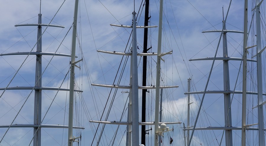 Κύμα φυγής: οι Κροίσοι εγκαταλείπουν μαζικά τη Ρωσία