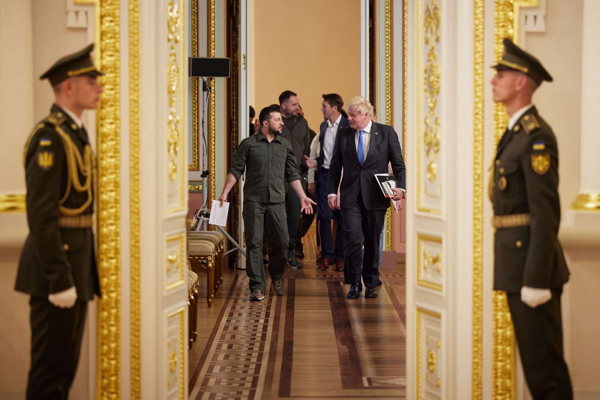 Μπόρις Τζόνσον: «Βολοντίμιρ, είναι ωραία που βρίσκομαι ξανά στο Κίεβο»