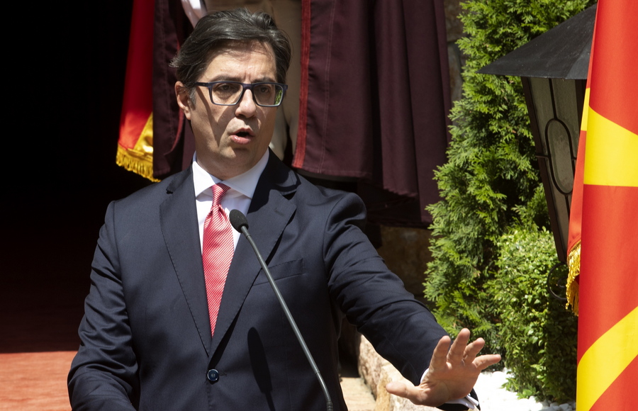 Οργή Πεντάροφσκι για Βουλγαρία: «Εκβιάζει και ταπεινώνει τη χώρα μου»