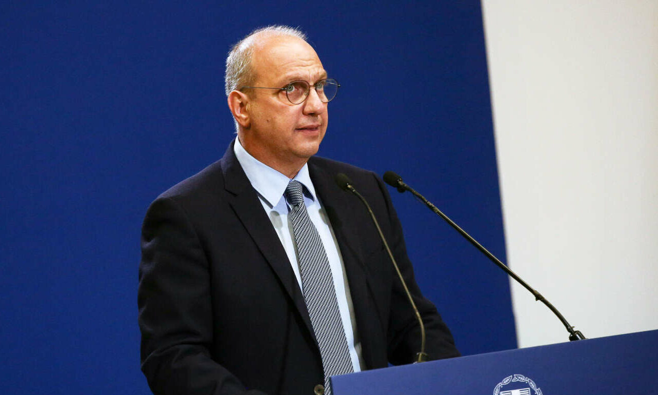 Οικονόμου για Τσίπρα: Πολιτικός παραλογισμός να ζητά υπηρεσιακή κυβέρνηση για τρεις μήνες