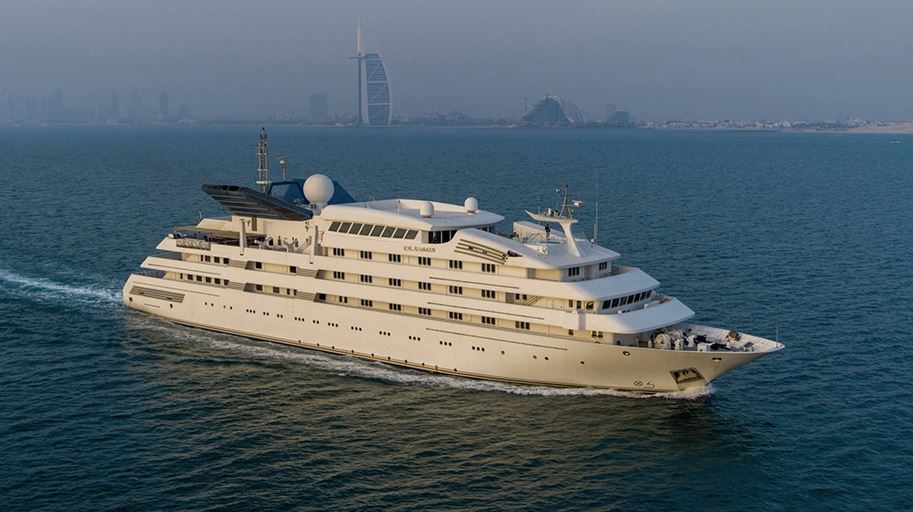 Μια θαλαμηγός… ΧΧL ψάχνει ιδιοκτήτη