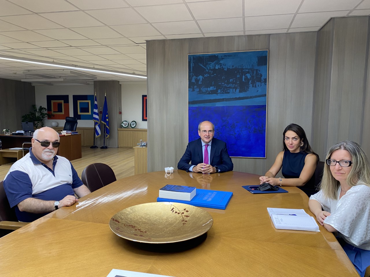 Χατζηδάκης: Τα ψηφιακά ΚΕΠΑ και η Κάρτα Αναπηρίας, μεταρρυθμίσεις που βελτιώνουν τη ζωή των αναπήρων