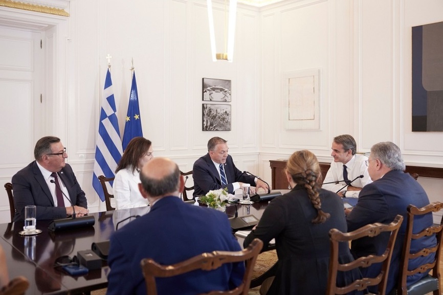 Στο Μαξίμου ο γερουσιαστής Ραπτάκης