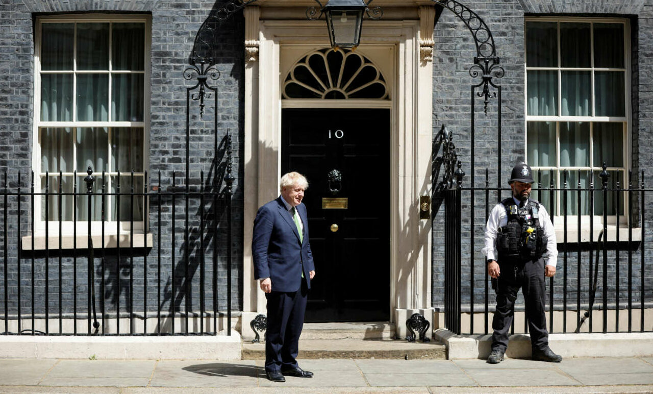 Σεισμός στην Ντάουνινγκ Στριτ: Game over για τον Μπόρις;