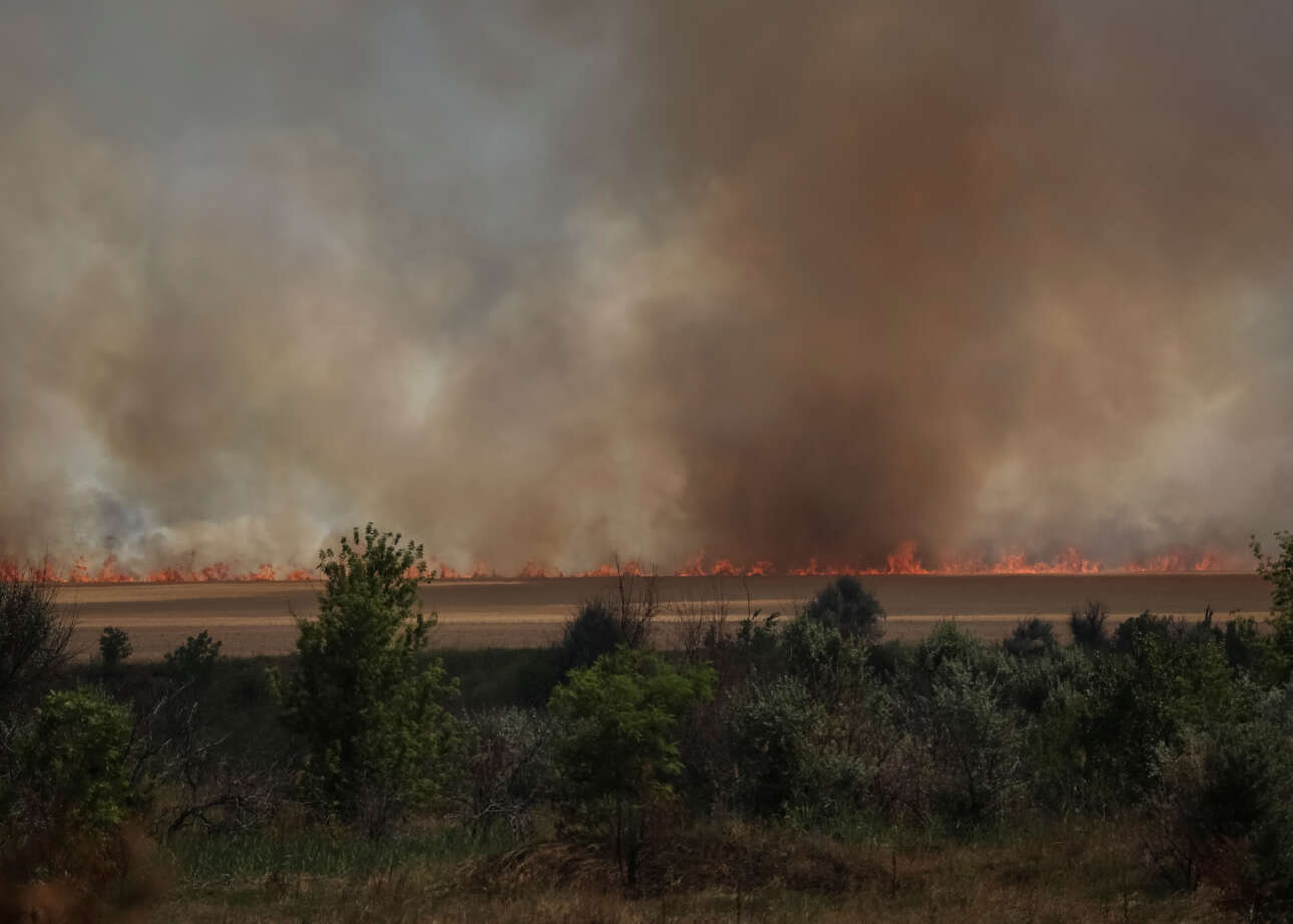 Αδιάκοπος βομβαρδισμός του Ντονέτσκ – «Πυρπολούν ακόμη και τις σοδιές»