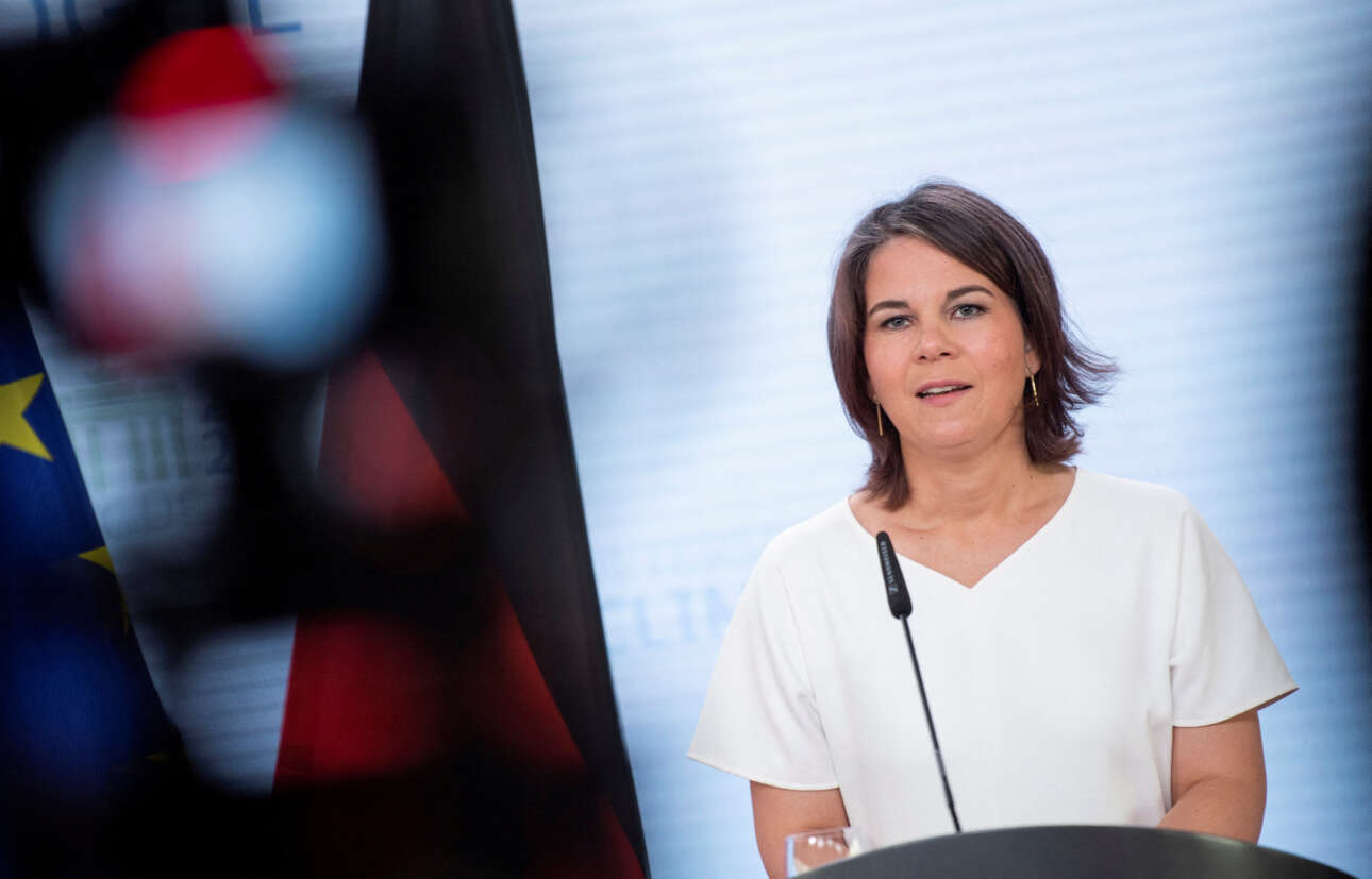 Η Μπέρμποκ έρχεται τελικά στην Αθήνα – τι να αναμένουμε;