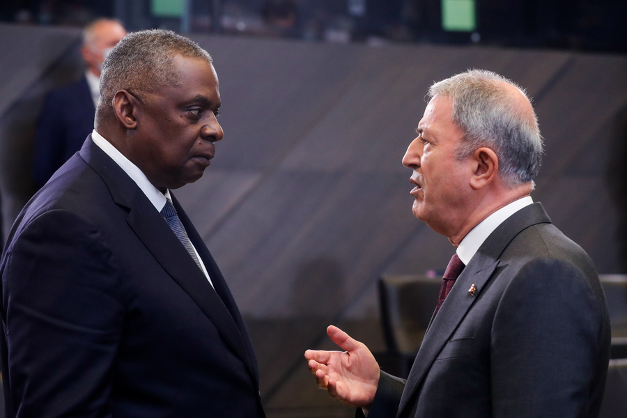 Για τη μείωση των εντάσεων στο Αιγαίο συζήτησαν Οστιν και Ακάρ