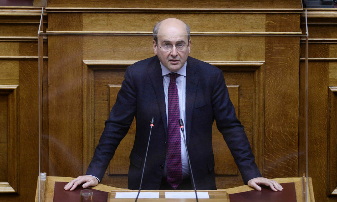 Χατζηδάκης: Ενα δισ. ευρώ από το Ταμείο Ανάκαμψης για τους νέους