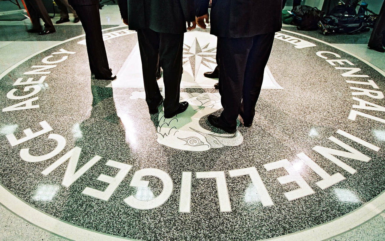 Πρώην υπάλληλος της CIA κρίθηκε ένοχος για διαρροή στα WikiLeaks