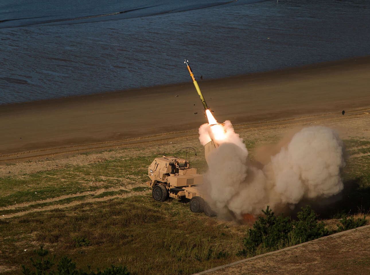Οι ΗΠΑ στέλνουν στην Ουκρανία πυραύλους και ραντάρ