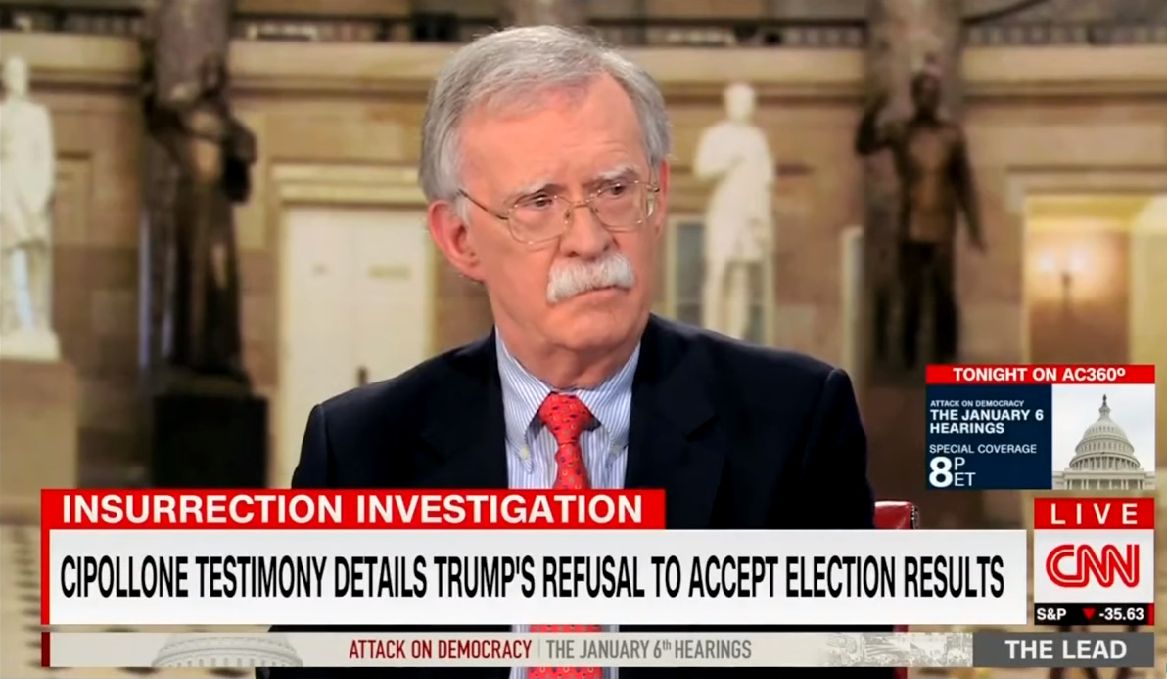 Πρώην σύμβουλος του Τραμπ «στον αέρα»: Σχεδίασα στρατιωτικά πραξικοπήματα σε άλλες χώρες!