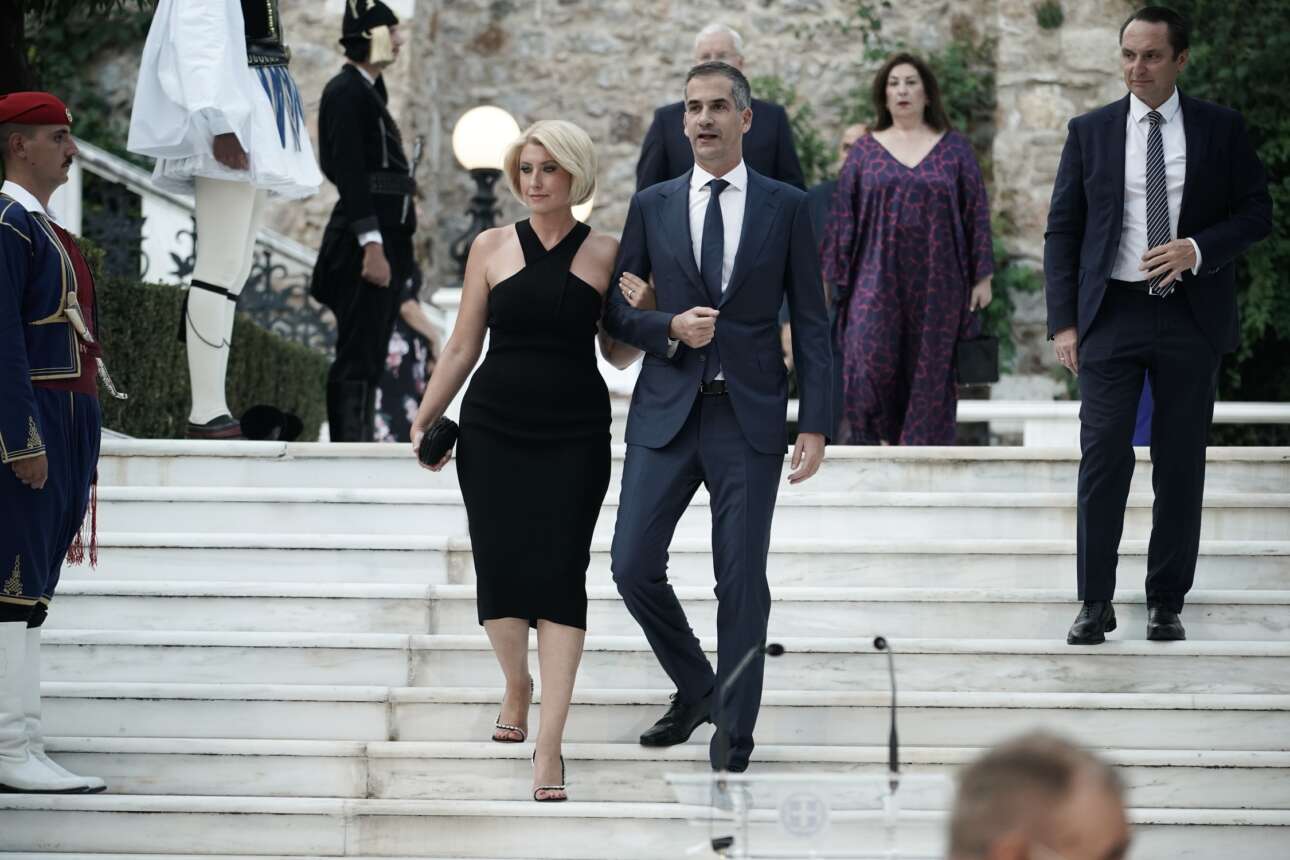 Ο δήμαρχος Αθηναίων Κώστας Μπακογιάννης με τη σύζυγό του, δημοσιογράφο, Σία Κοσιώνη