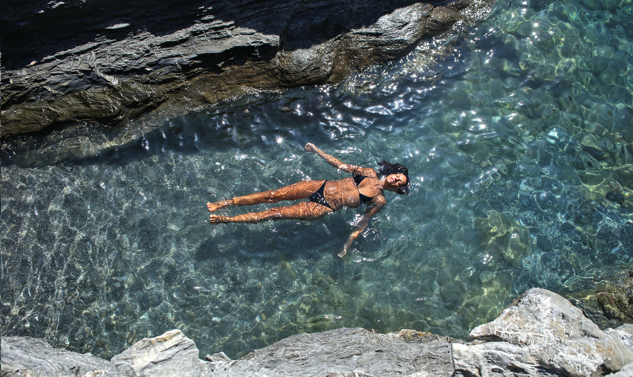 Απλό! Κάθισε στην παραλία και μην κάνεις τίποτα