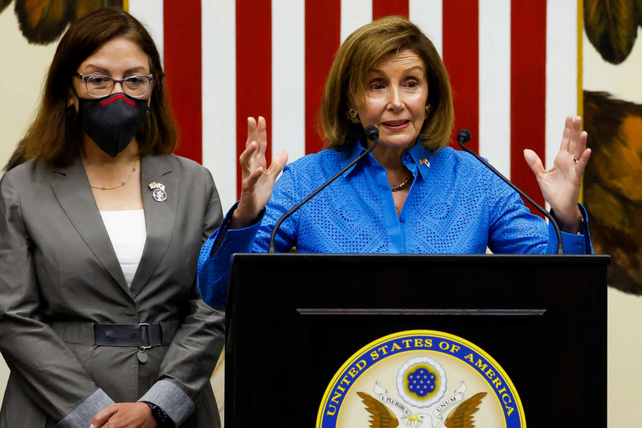 Πελόζι: Δεν θα μας πουν οι Κινέζοι πού θα ταξιδεύουμε