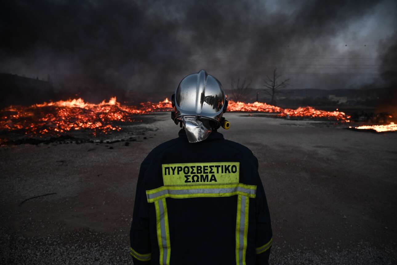 Λέσβος: 10χρονος έβαζε φωτιές γιατί… του άρεσε ν’ ακούει σειρήνες και να βλέπει να τις σβήνουν