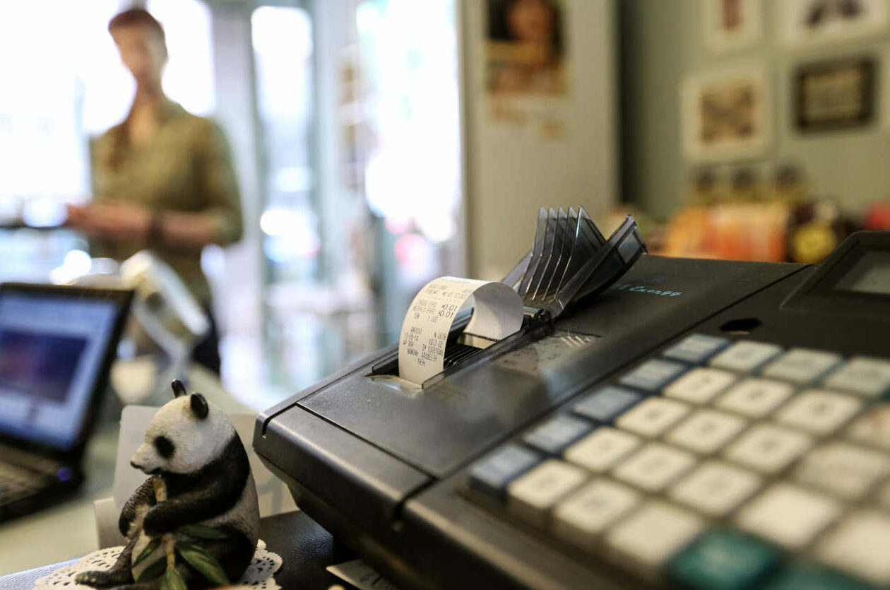 Ελεγχοι ΑΑΔΕ: 14 επιχειρήσεις εστίασης απέκρυψαν 5,2 εκατ. ευρώ!