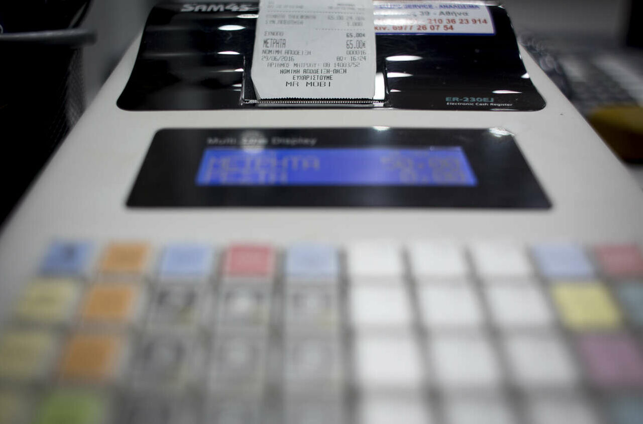 Ηλεκτρονικό κατάστημα πούλησε παπούτσια αξίας 2,8 εκατ. ευρώ χωρίς αποδείξεις