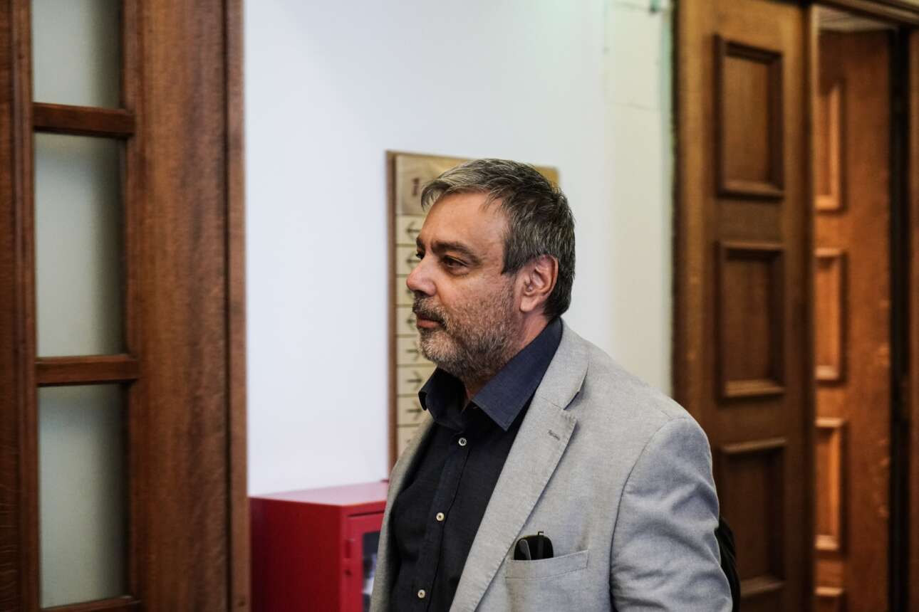 Ο Βερναρδάκης είδε «καταστροφή» των Εξαρχείων από το Μετρό – Επίθεση ΝΔ σε ΣΥΡΙΖΑ