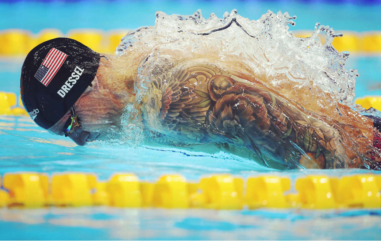 Υδάτινο: ο Κέλεμπ Ντρέσελ κερδίζει χρυσό μετάλλιο στα 100 μέτρα πεταλούδας σε χρόνο παγκόσμιο ρεκόρ, στους Ολυμπιακούς Αγώνες του Τόκιο τον Ιούλιο του 2021