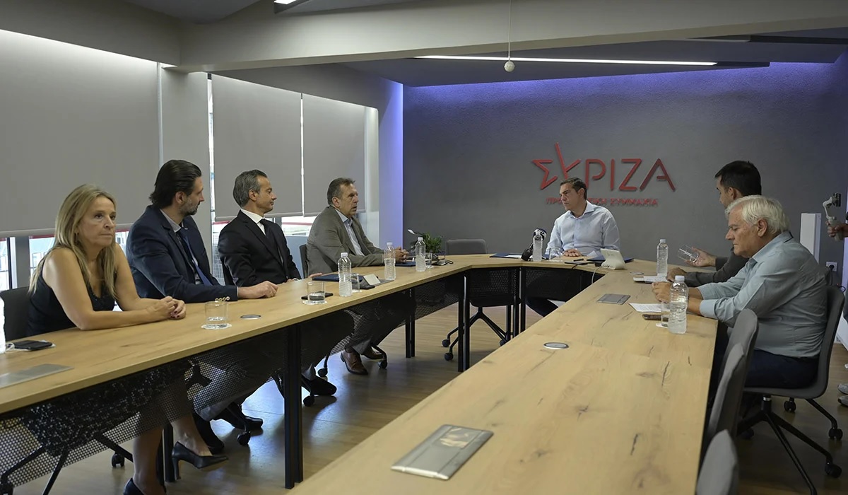 Τσίπρας με ΕΣΕΕ και νέες υποσχέσεις για τη μεσαία τάξη