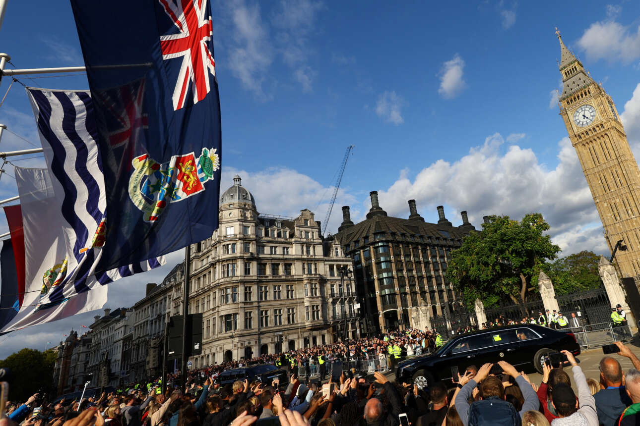 Η «δεξίωση του αιώνα» με 1.000 υψηλούς καλεσμένους στα Ανάκτορα του Μπάκιγχαμ