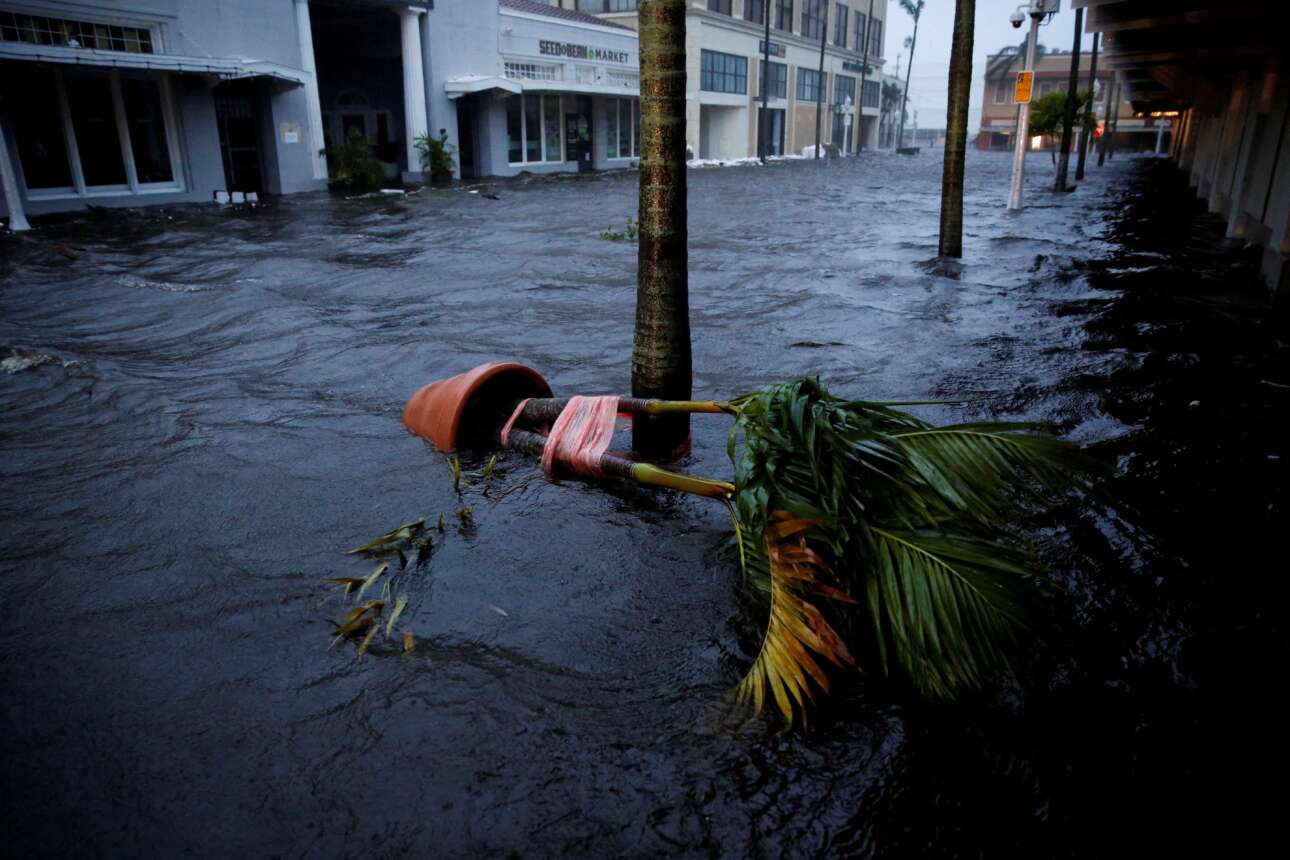 Βενετσιάνικο αέρα (μόνο ως προς την πλημμύρα, φυσικά) έδωσε στη Φλόριντα ο τυφώνας που προηγουμένως ξετίναξε την Κούβα