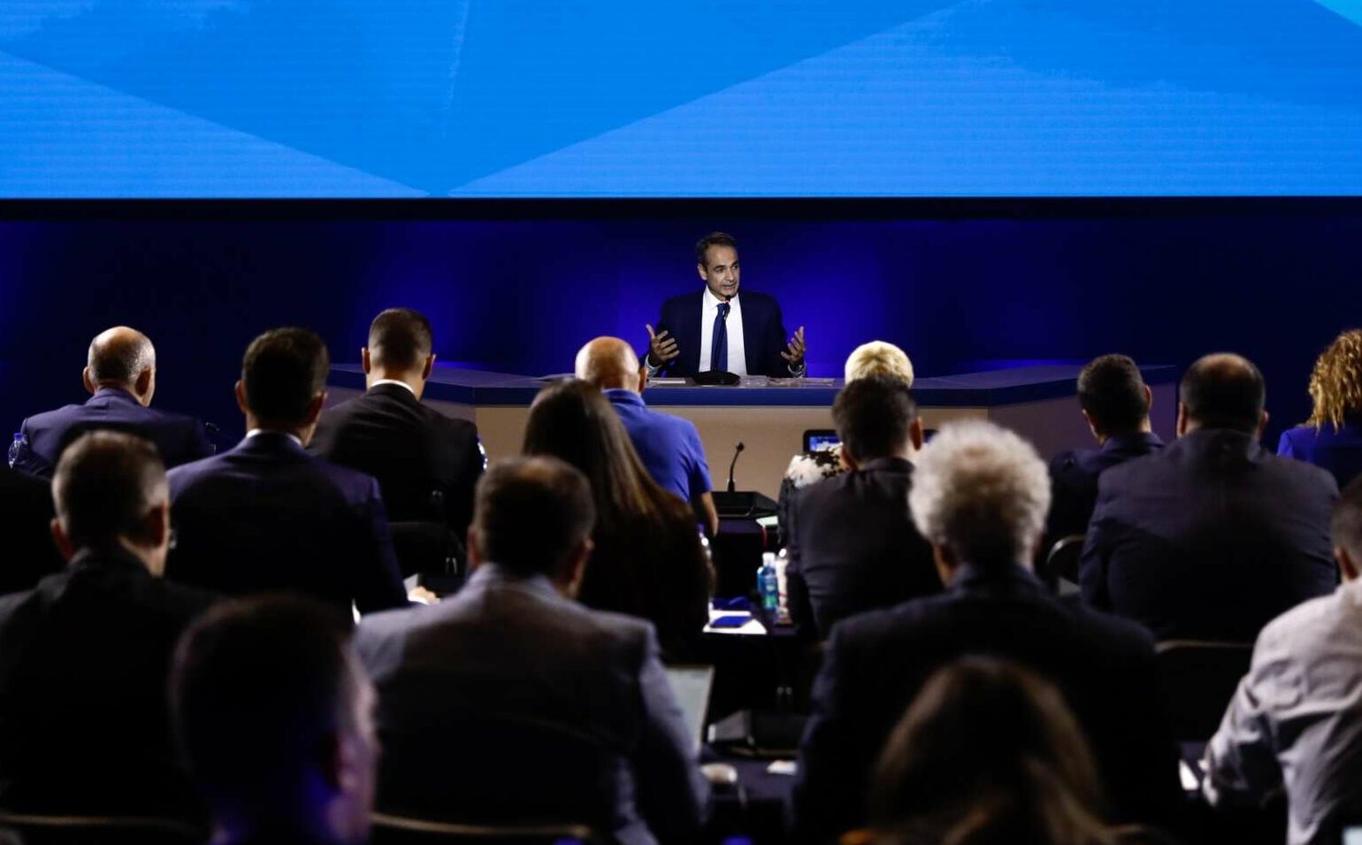 Εκλογές με ανοιχτά χαρτιά