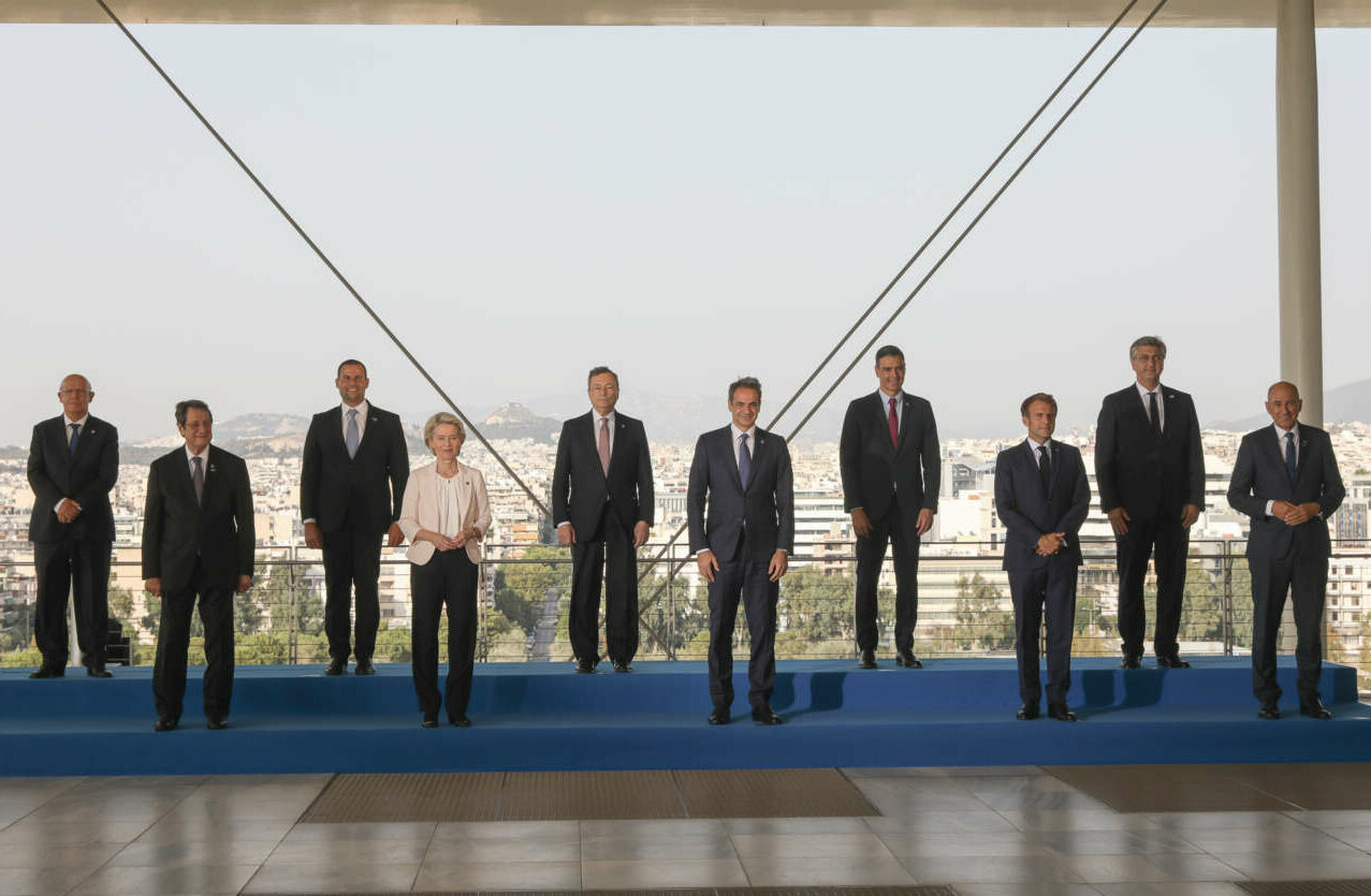 Παρέμβαση Μακρόν υπέρ της Ελλάδας: Στήριξη από τους ηγέτες της Ευρωμεσογειακής Συνόδου απέναντι στις τουρκικές απειλές