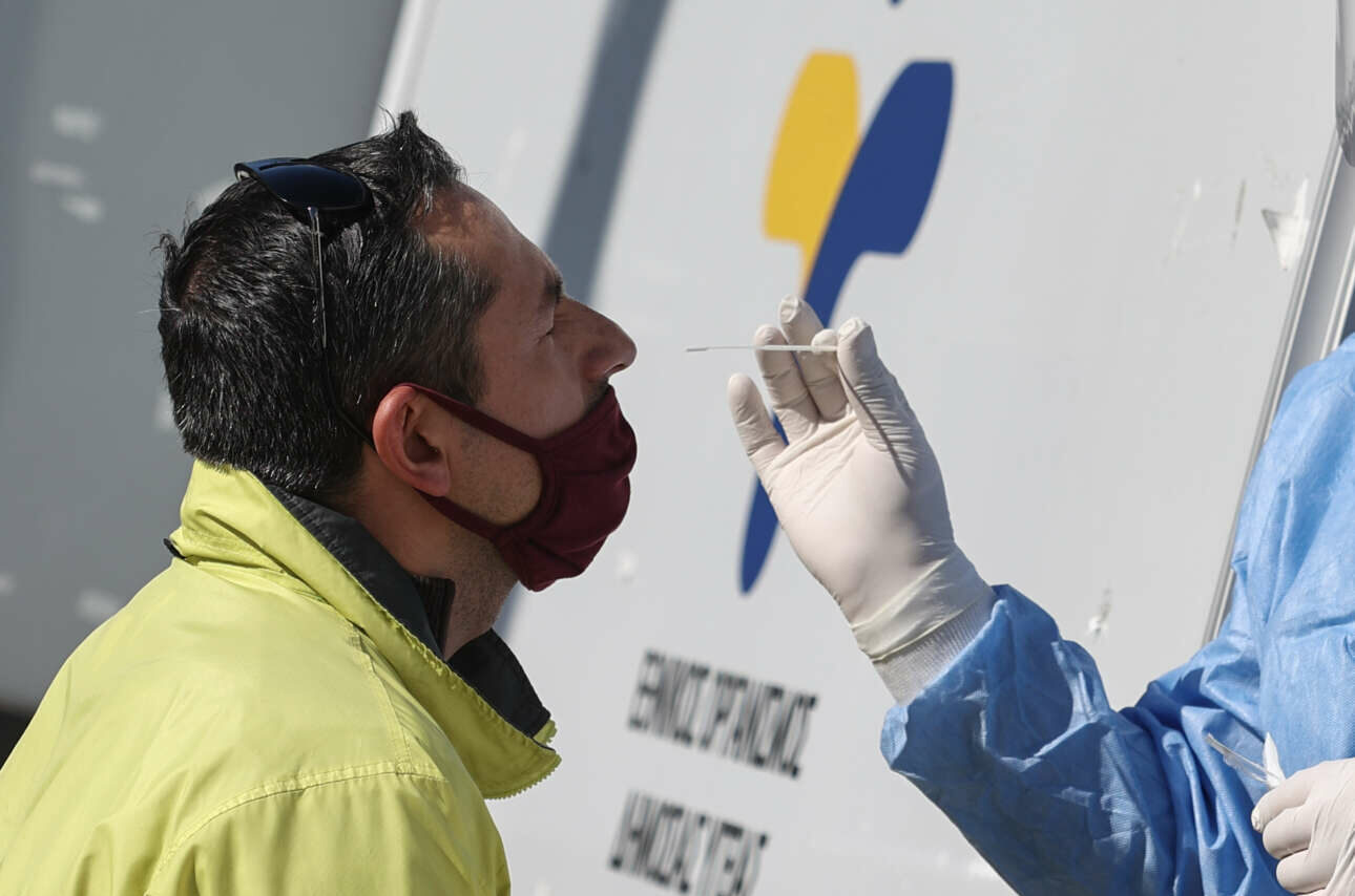 Κορονοϊός: 33.590 κρούσματα και 129 νεκροί την τελευταία εβδομάδα