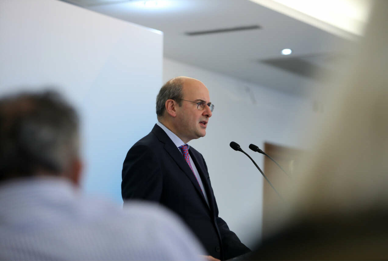 Χατζηδάκης: Πρώτα ήταν ο Τσίπρας – μετά ήρθε ο Ρουβίκωνας