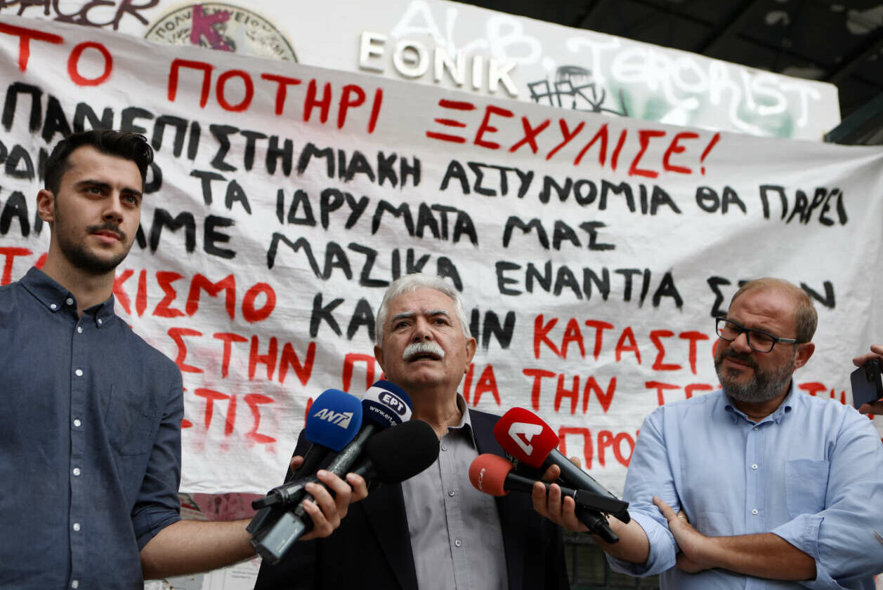 Απάντηση Γκελεστάθη στον Κατσώτη του ΚΚΕ για το αν «δικαιολογούνται οι πέντε πυροβολισμοί» της ανθυπαστυνόμου