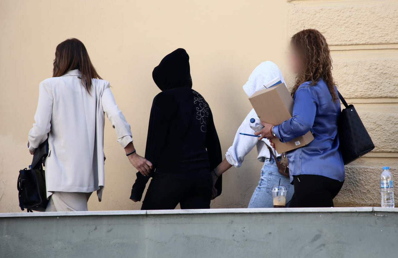 Σε διαθεσιμότητα η δόκιμη αστυνομικός-πληροφοριοδότης των αλβανών κακοποιών στην Πολυτεχνειούπολη