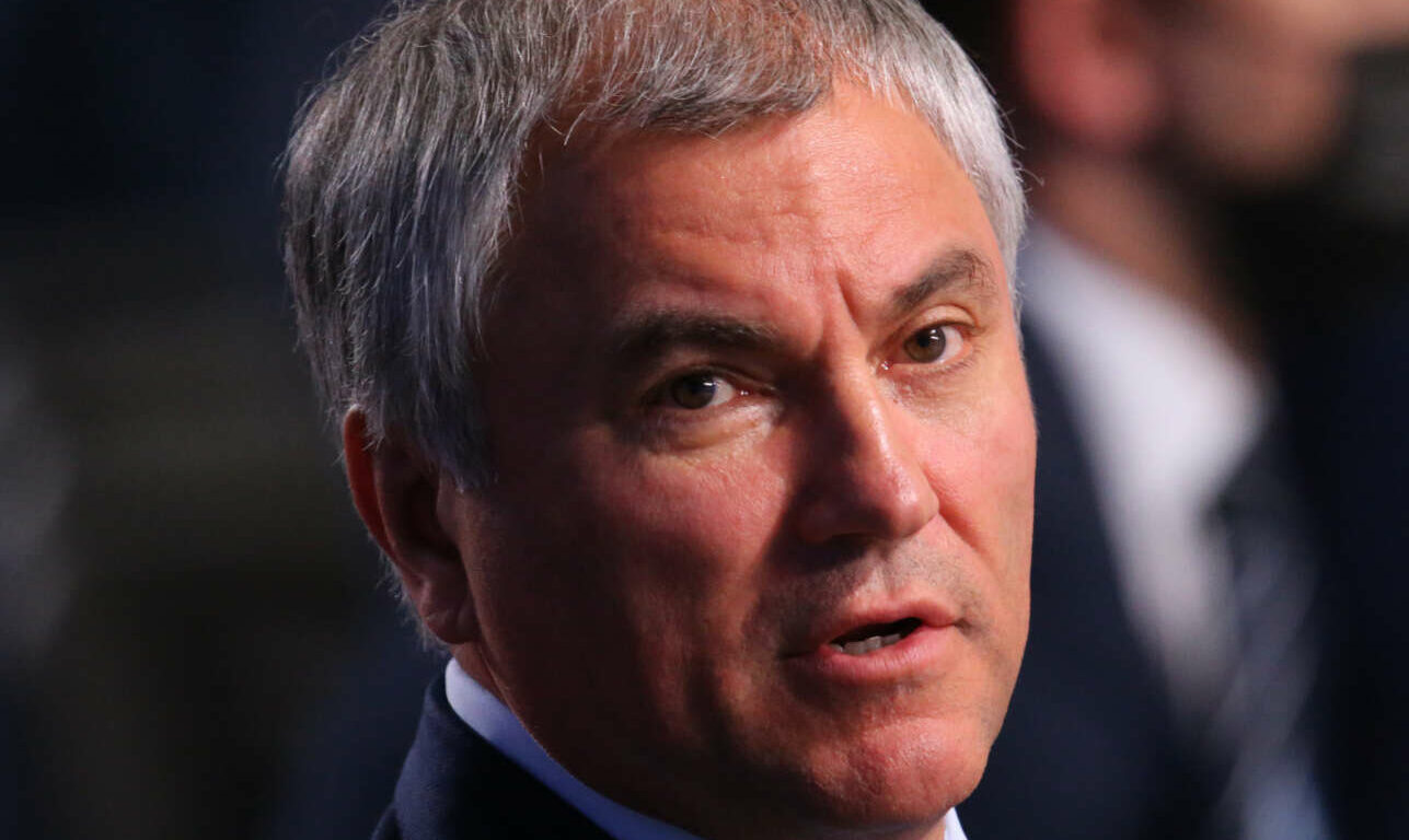 Ρωσία: Ο πρόεδρος τους Δούμας καλεί τους βουλευτές να πάνε να πολεμήσουν