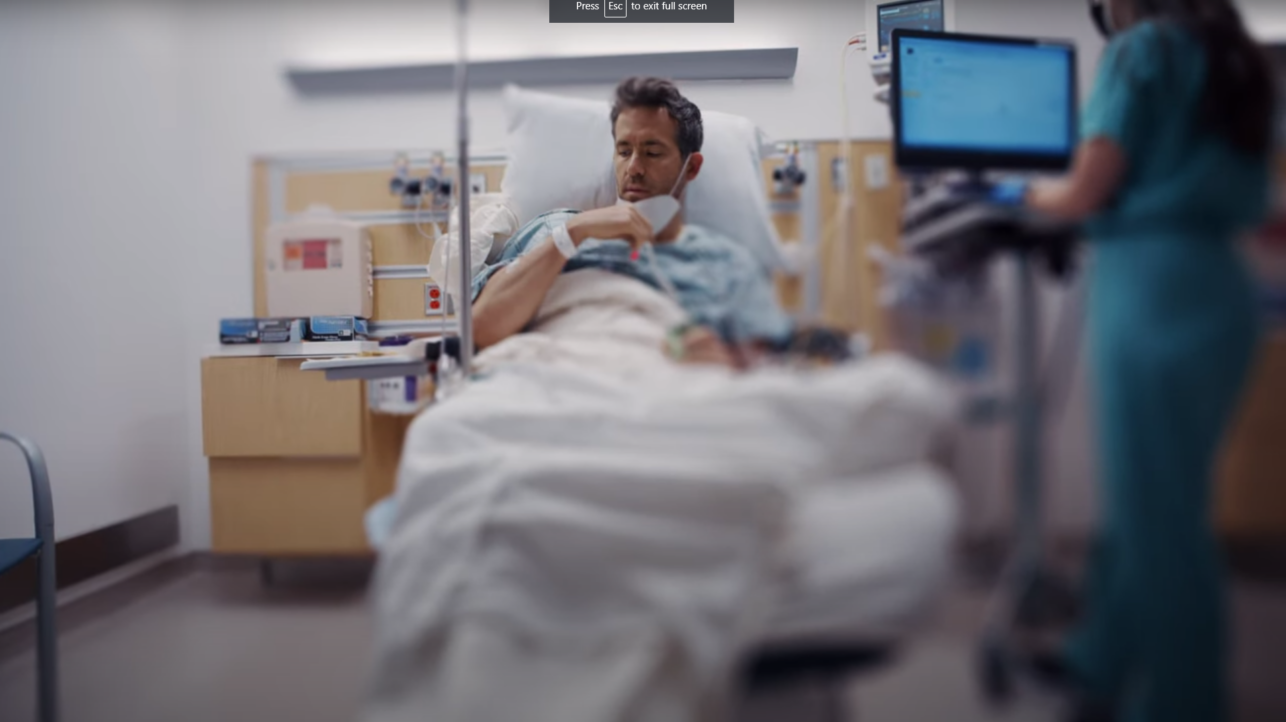 Ο Ράιαν Ρέινολντς έχασε το στοίχημα, έκανε… κολονοσκόπηση, του βγήκε σε καλό