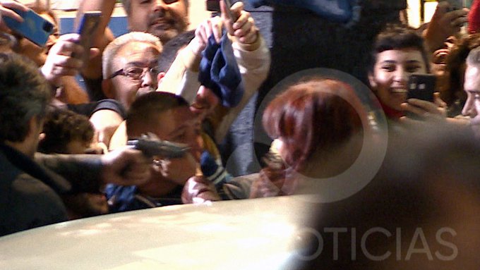 Σοκ στην Αργεντινή, ένοπλος σημάδεψε την αντιπρόεδρο Κίρσνερ – συνελήφθη από τις Αρχές