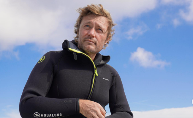 «Θεότρελος» Γάλλος θα ζήσει έξι μήνες στα βαθιά νερά του Βόρειου Πόλου