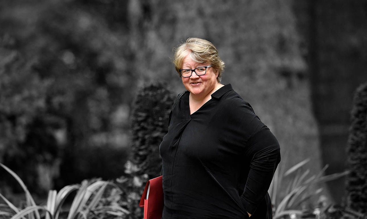 Κάτι σαν… Πολάκης η νέα υπουργός Υγείας της Βρετανίας